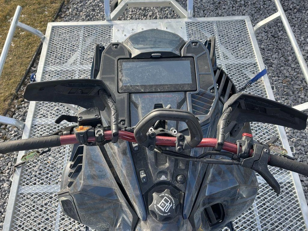 2025 Ski-doo Summit® X® With Expert Package 850 E-tec Turbo R 154 H_alt Powder 3.0_10.25 alt