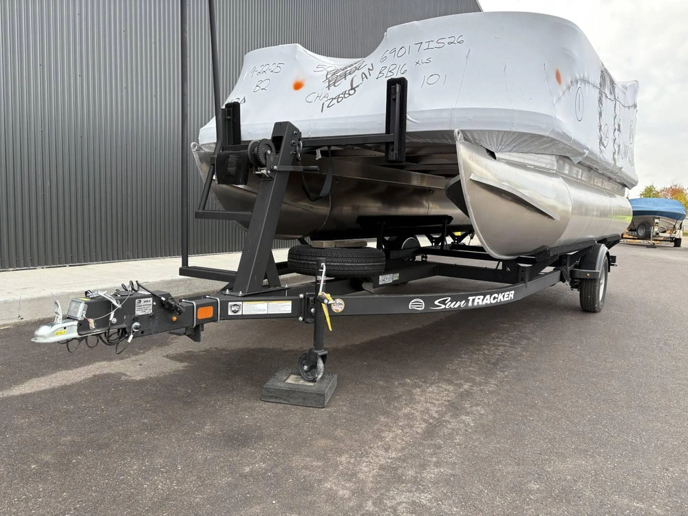 2026 Sun Tracker Bassbuggy 16xls Mtr, 50elpt 4s alt