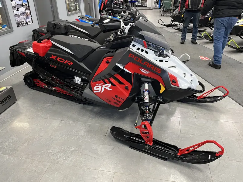 2026 Polaris XCR 9R 137
