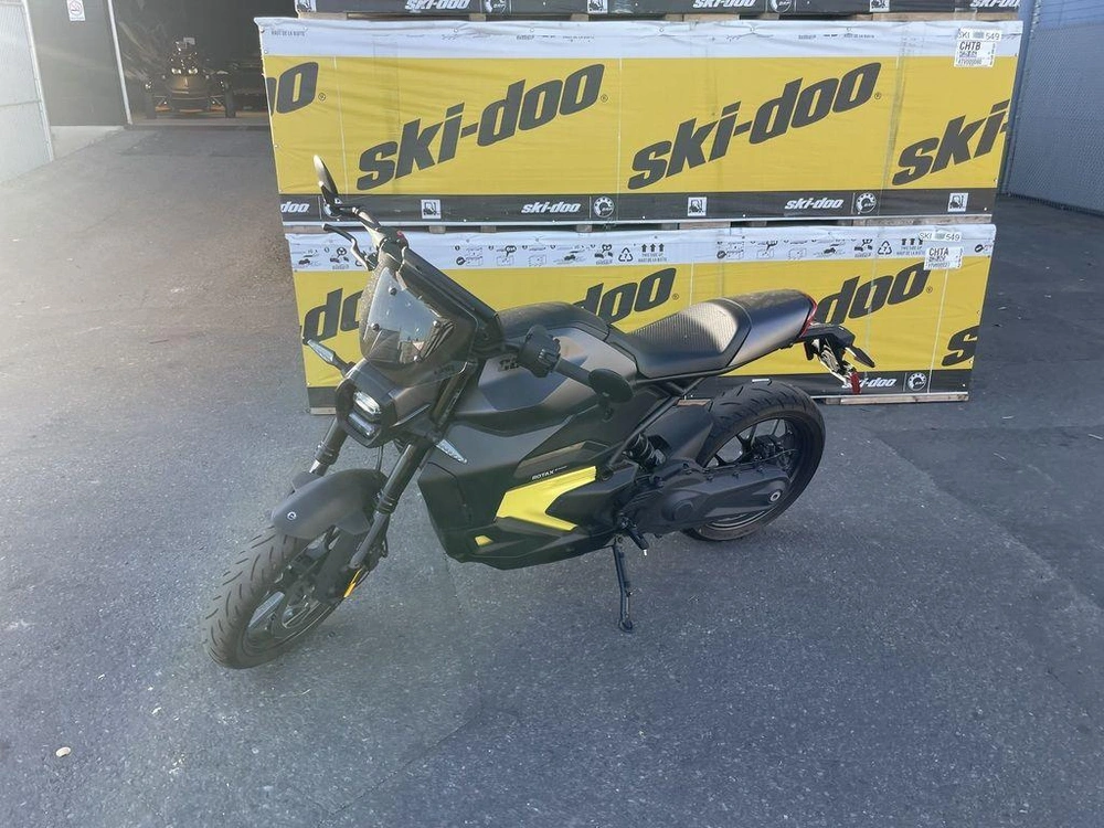 2025 Can-am Pulse Carbon Black alt