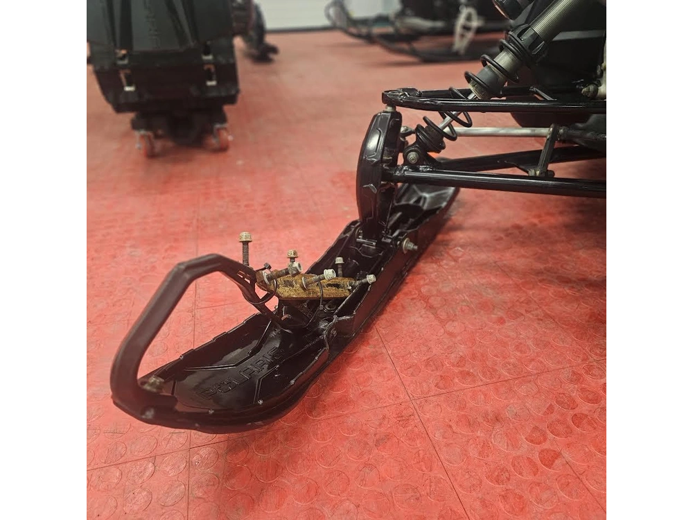 2025 Polaris 650 Indy Adventure 137 alt