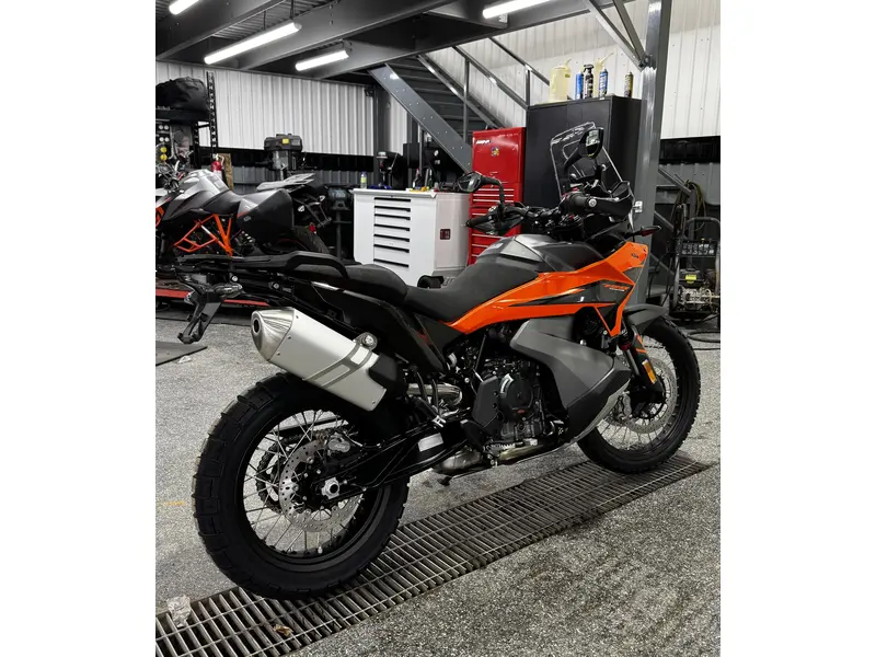 2026 KTM 790 ADVENTURE thumbnail 2