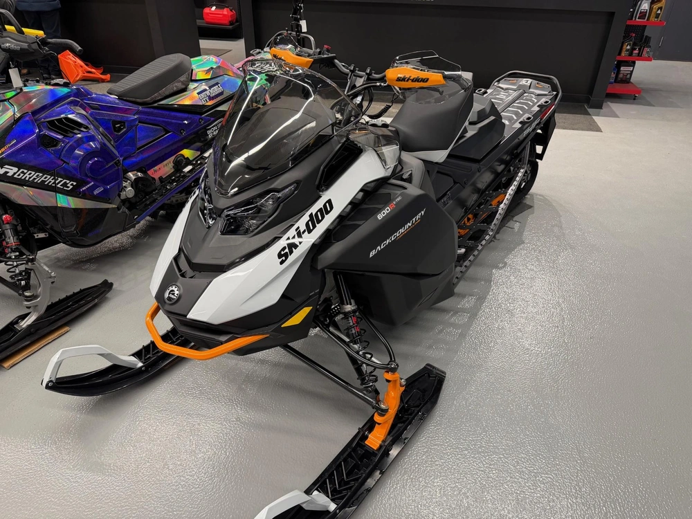 Ski-doo Backcountry Adrenaline 600r E-tec 600 2026