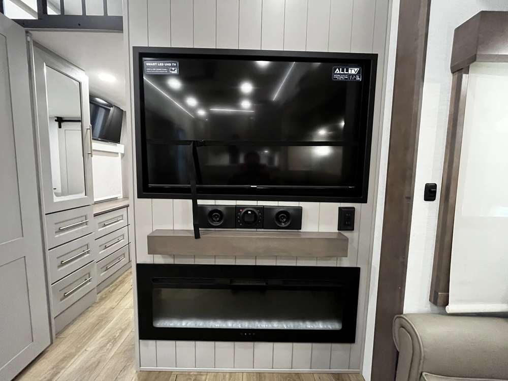 2026 Alliance Rv Paradigm 395ds alt