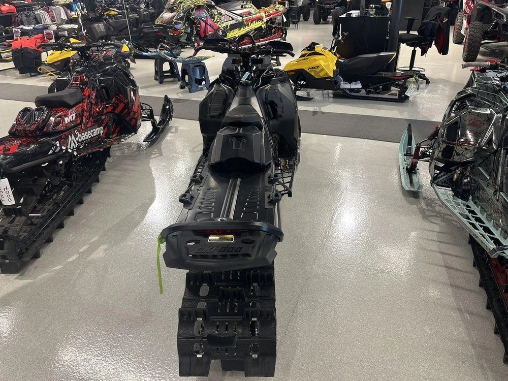 2023 Ski-doo Summit® X® With Expert Package Rotax® 850 E-tec Turbo R 165 H_alt 10.25 In. alt