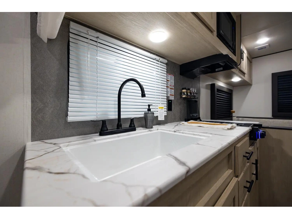 Coachmen Shasta I-5 Edition 521ck 2026 alt