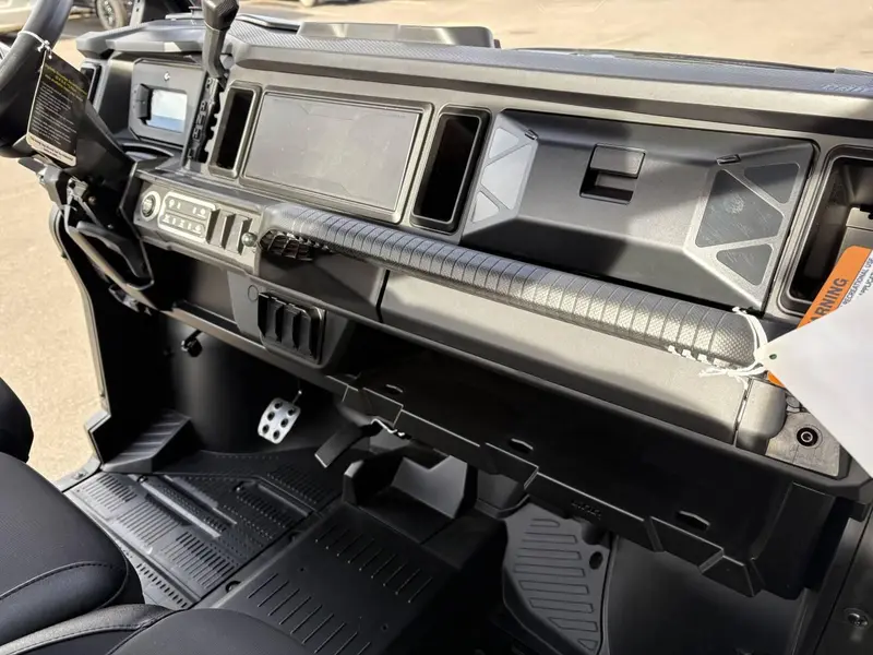 2026 Can-Am Defender XT HD11 8CTB thumbnail 12
