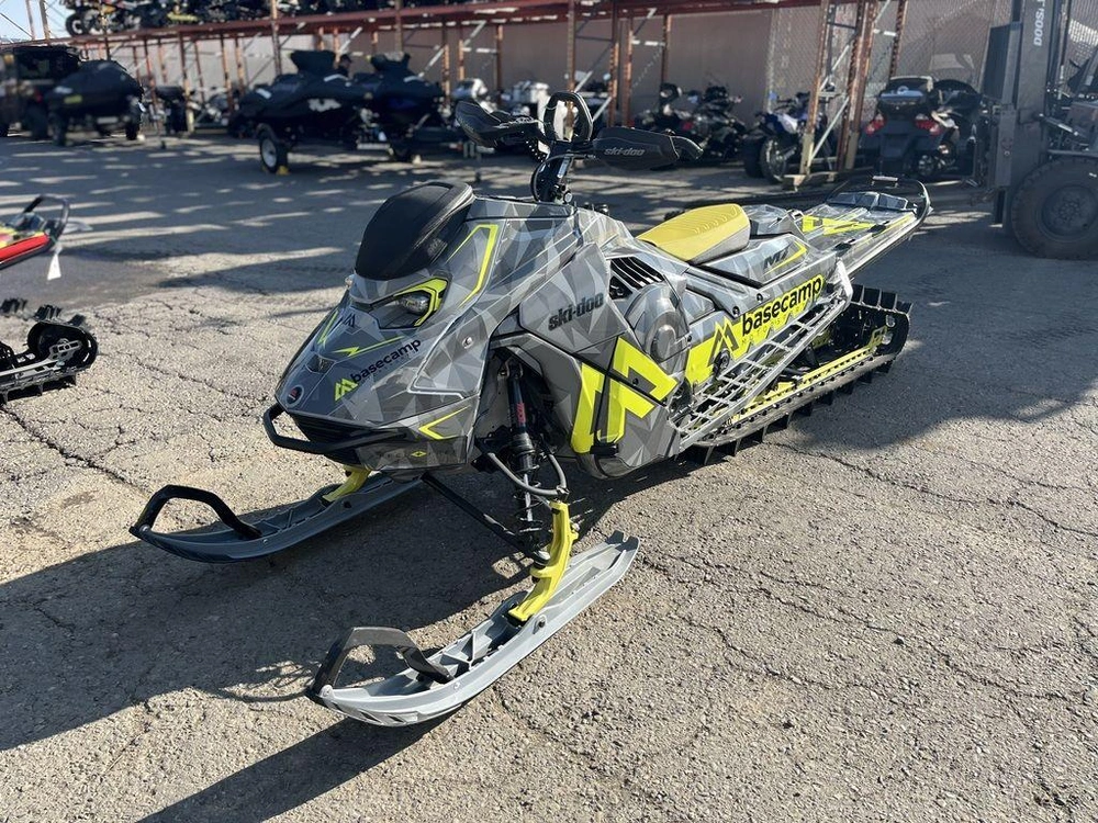 2025 Ski-doo Summit® X® 850 E-tec 165 Ss H_alt Powder 3.0_10.25 In_grey alt