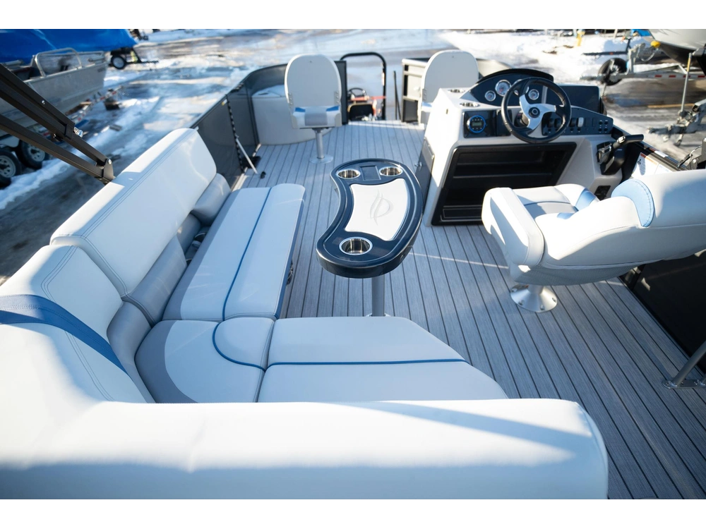 2025 Suncatcher Select 20f alt