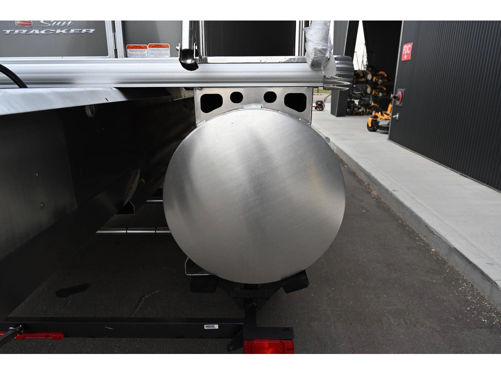 2025 Sun Tracker Party Barge® 22 Xp3 alt