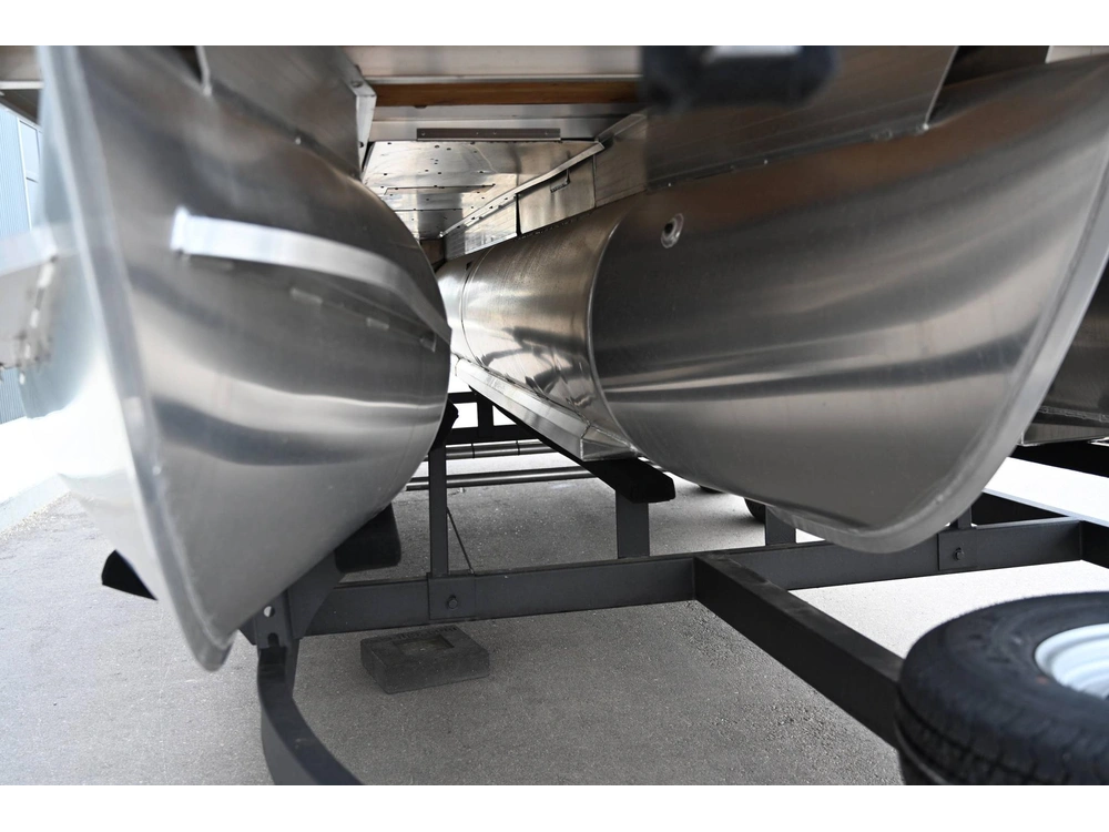 2025 Sun Tracker Party Barge® 22 Xp3 alt