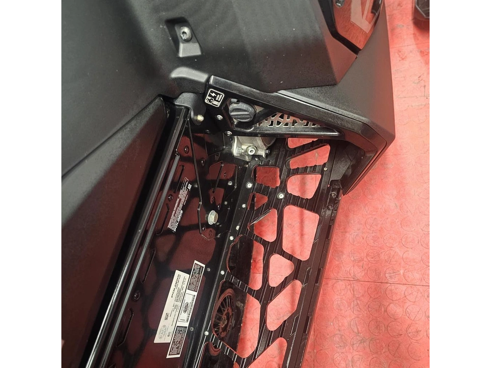 2024 Polaris 650 Indy Adventure 137 alt