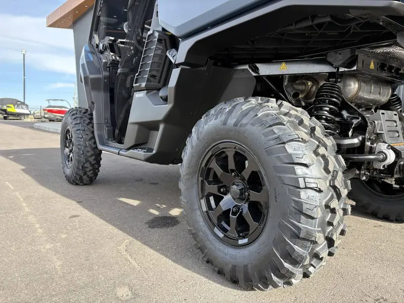 2026 Can-Am Defender XT HD11 8CTB thumbnail 13