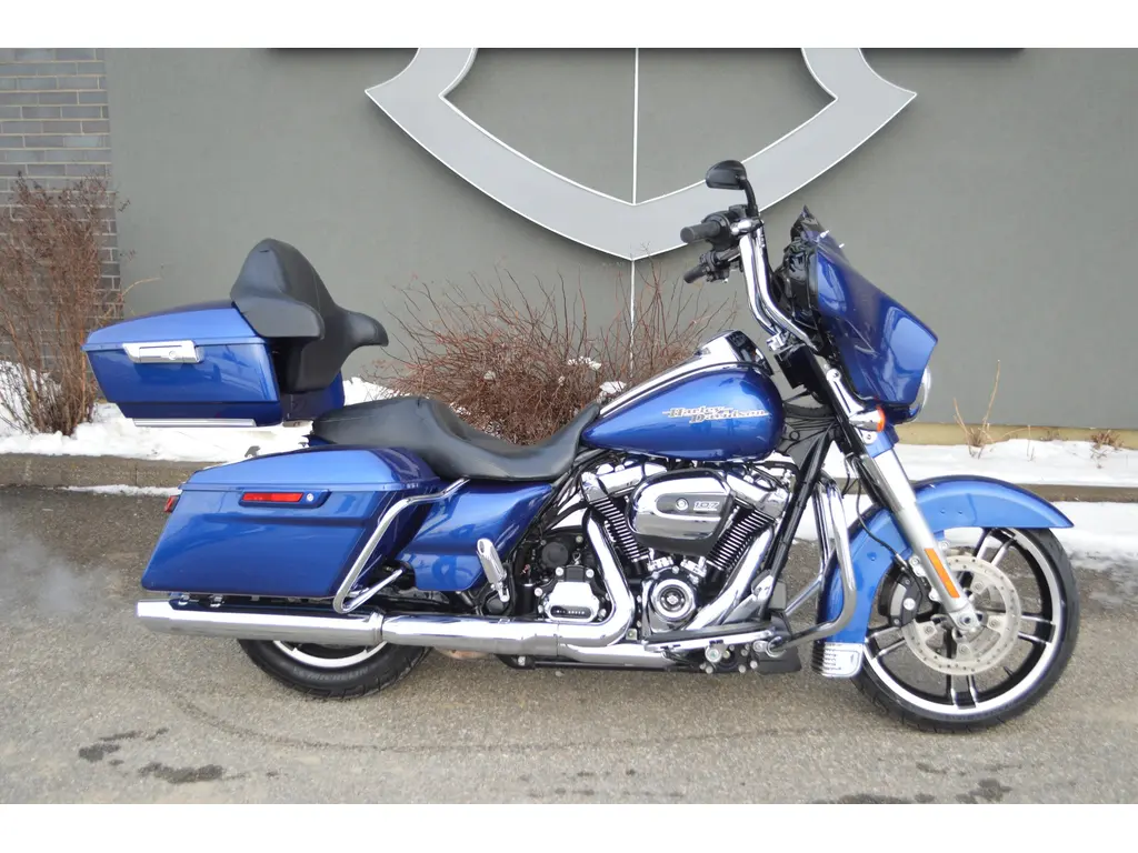 2017 Harley-Davidson FLHXS 