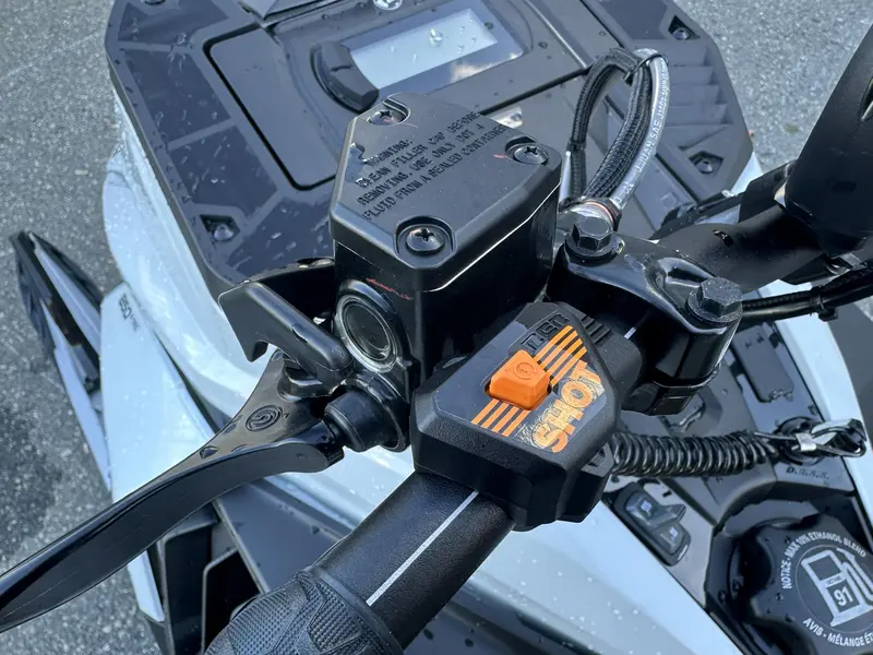 2025 Ski-Doo SUMMIT ADR W/ EDGE PKG 165 850 E-TEC POWDERMAX X-LIGHT FLEXEDGE 3.0" SHOT