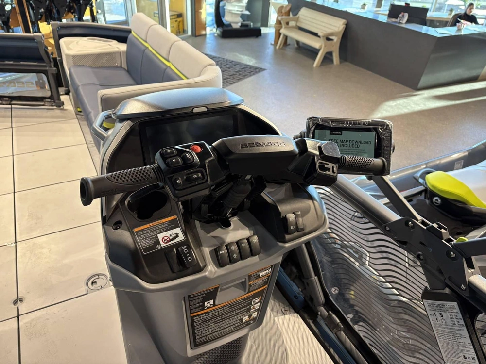 2025 Sea-doo Switch Cruise Limited 21' 230 Hp-galvanized alt