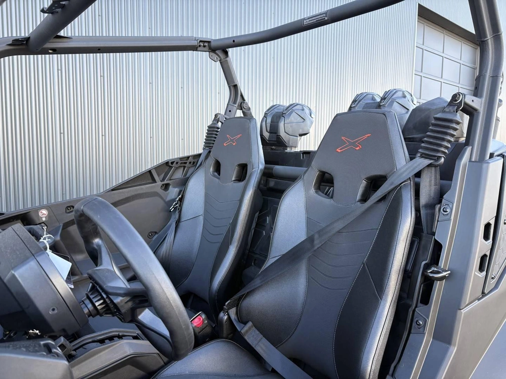 2026 Can-am Commander Xmr 1000r alt