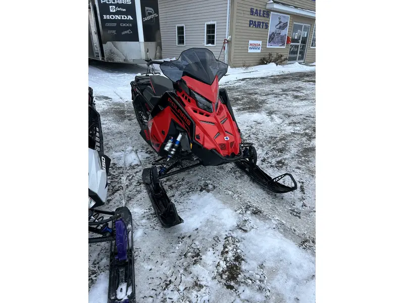 2022 Polaris 850 XCR 136