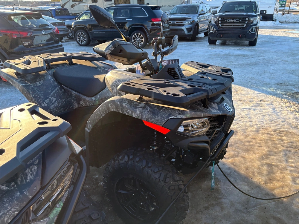 2025 Cfmoto Cforce 500 alt