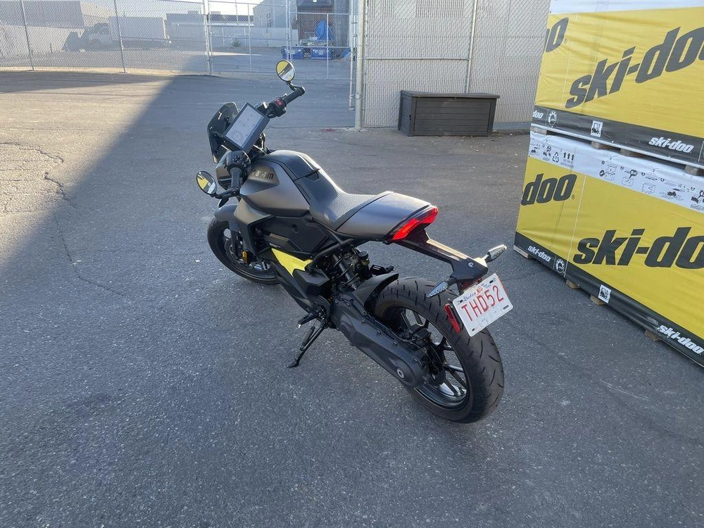 2025 Can-am Pulse Carbon Black alt