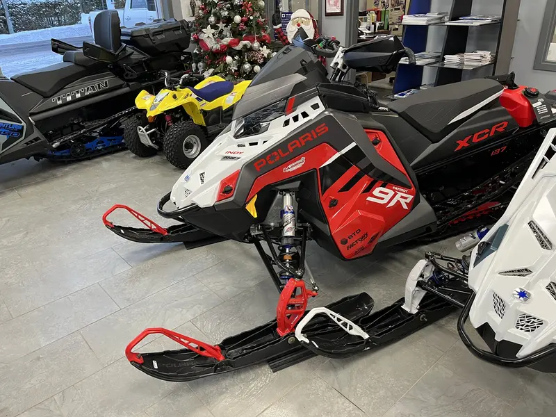 2026 Polaris XCR 9R 137