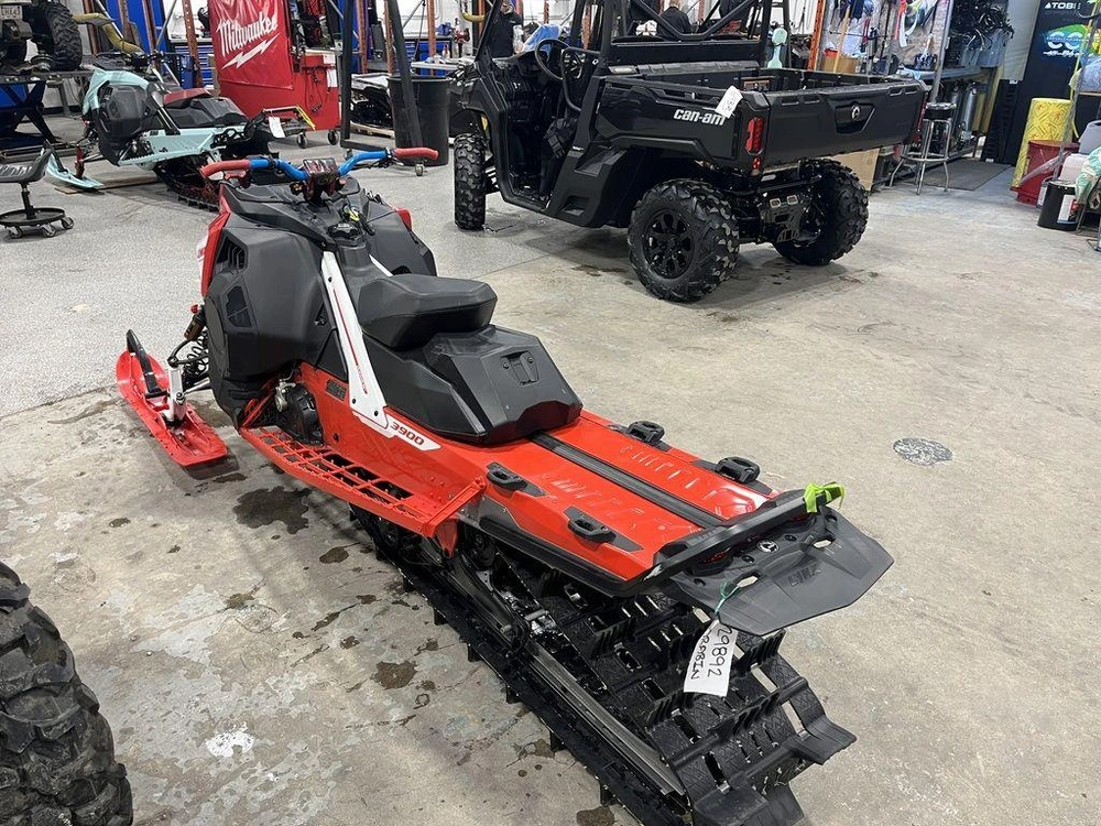 2023 Lynx Shredder Re 850 E-tec Turbo R alt