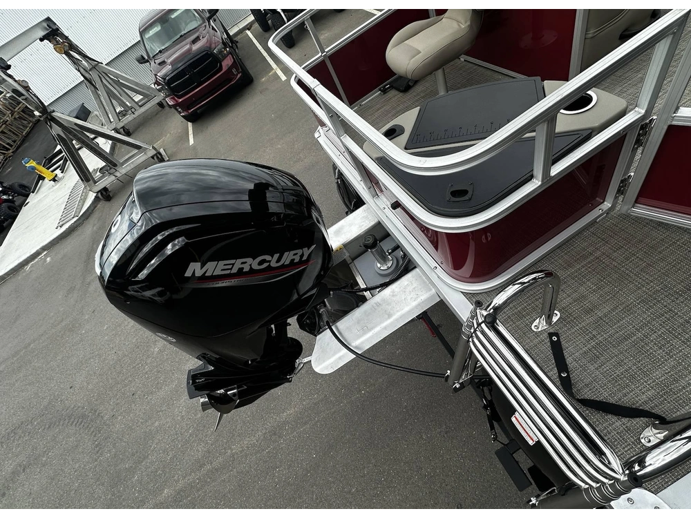 2024 Ranger Reata 200f Red Blk alt