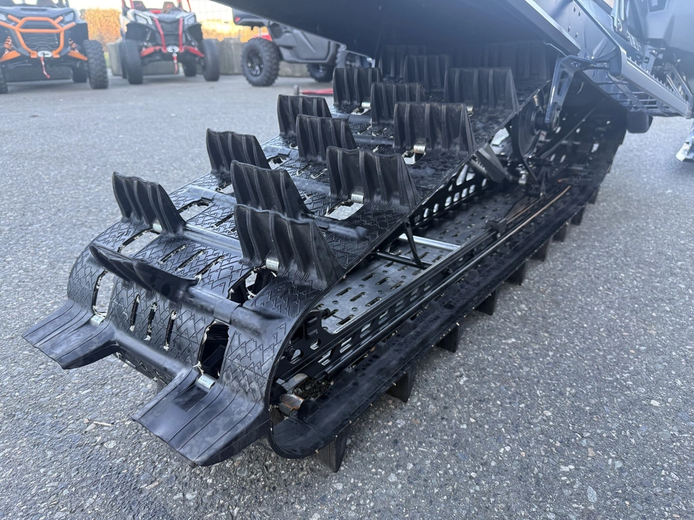 2025 Ski-doo Summit X 165" Turbo - Demo alt