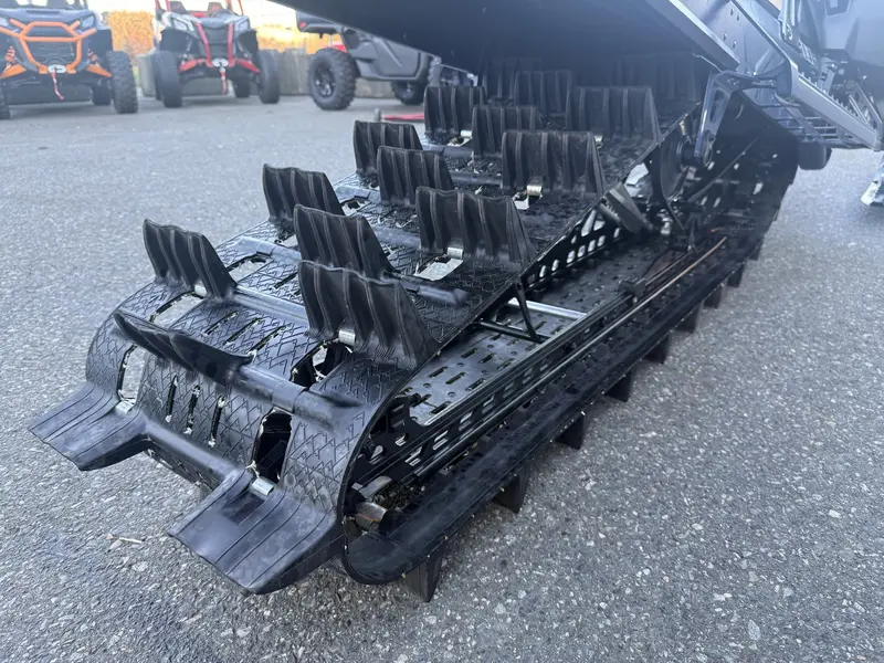 2025 Ski-Doo SUMMIT X 165" TURBO - DEMO