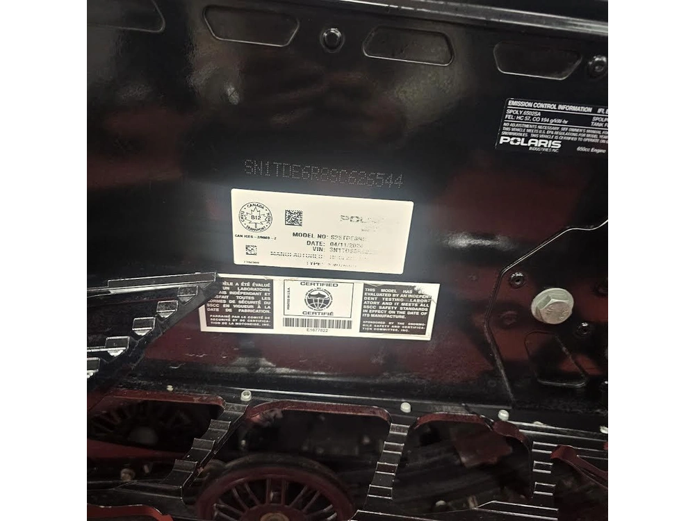 2025 Polaris 650 Indy Adventure 137 alt