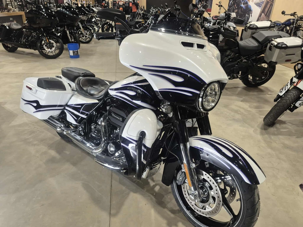 Harley-davidson Cvo Street Glide Flhxse Factory Custom 2016 alt