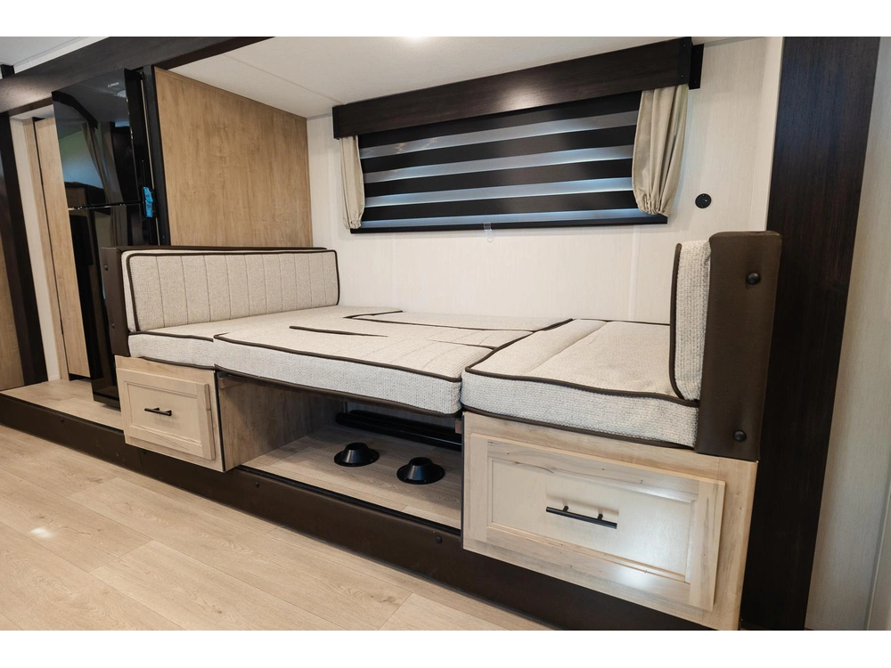 Cherokee 26brb Grey Wolf 2026 alt