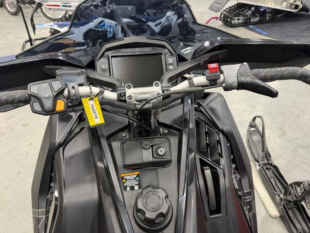 2023 Polaris Patriot Boost Indy Vr1 137 alt