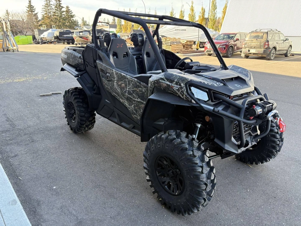 2026 Can-am Commander Xmr 1000r alt