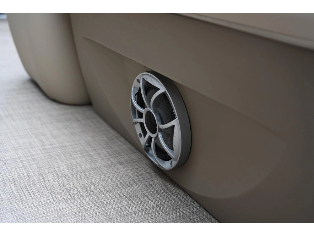 2025 Sun Tracker Party Barge® 22 Xp3 alt