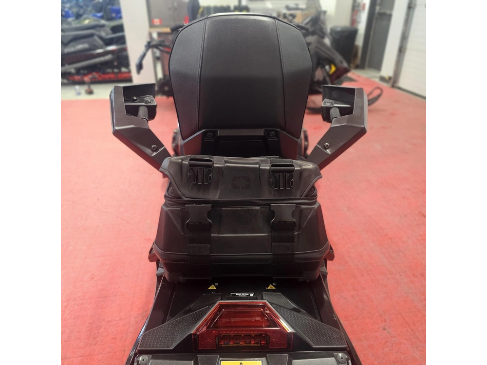 2024 Polaris 650 Indy Adventure 137 alt