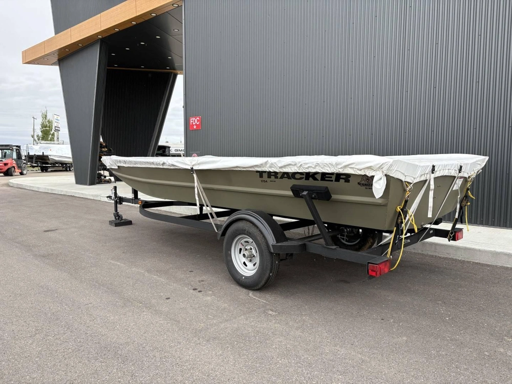 2026 Tracker Grizzly 1754 alt