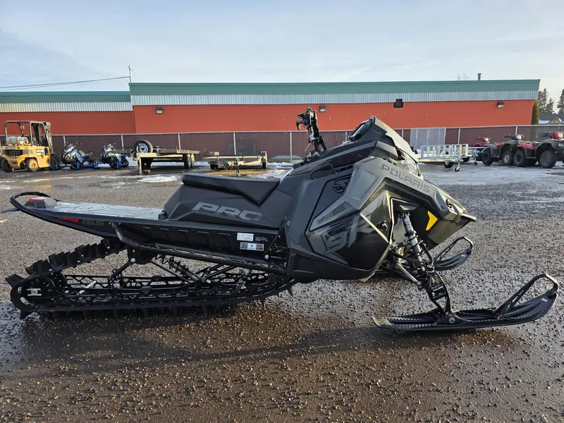 2025 Polaris 9R PRO RMK 155 - 7S Display