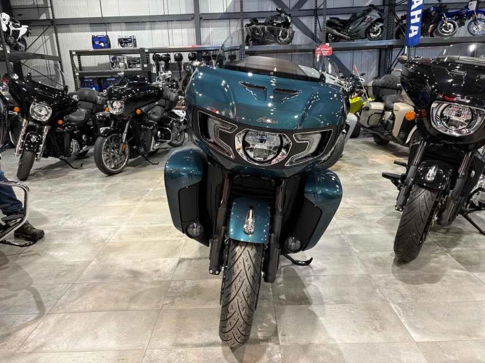 2026 Indian Motorcycle Pursuit Limited + 112 Package alt