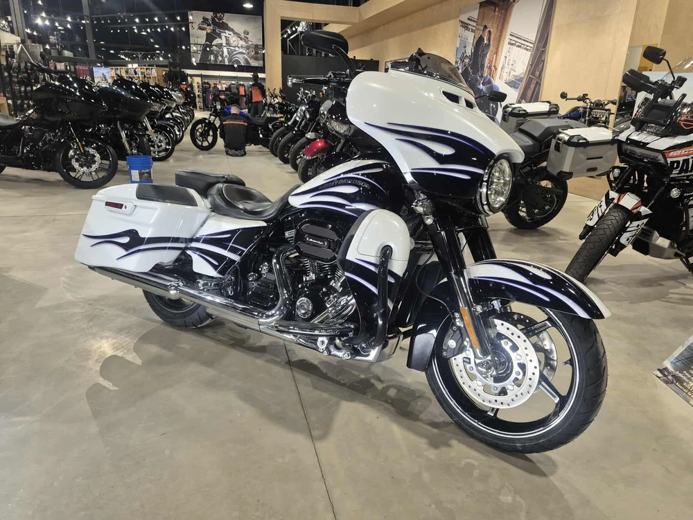 Harley-davidson Cvo Street Glide Flhxse Factory Custom 2016 alt