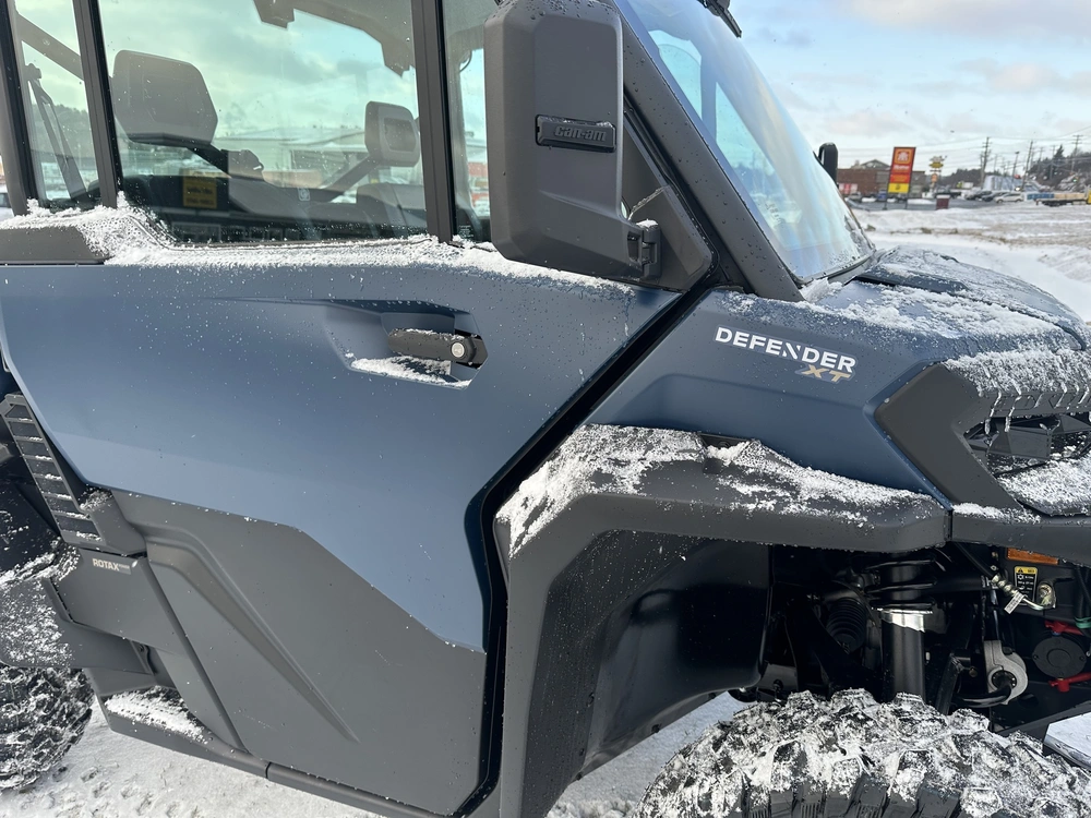 2026 Can-am Defender Xt Cab Hd11 W 10.25 alt