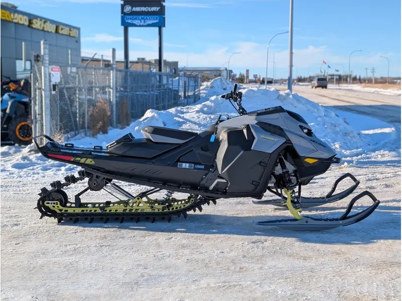 Ski-Doo SUMMIT ADR w/ EDGE Pkg 146 600R E-TEC PowderMax FlexEdge 2.5" SHOT 2026