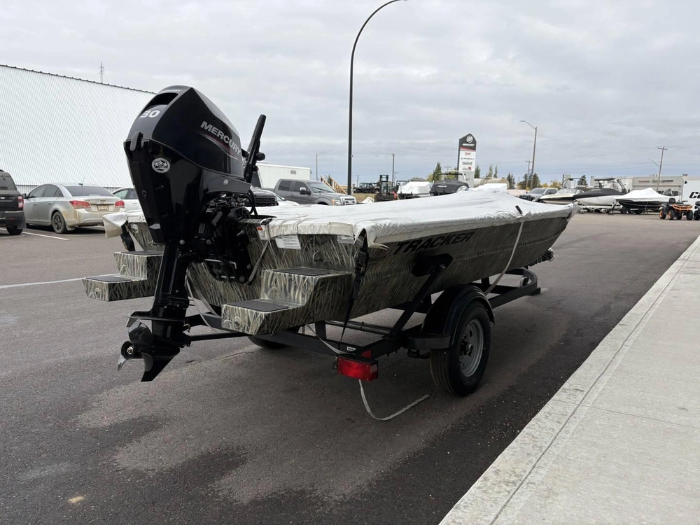 2026 Tracker Grizzly 1654 Sportsman Jon 30hp alt