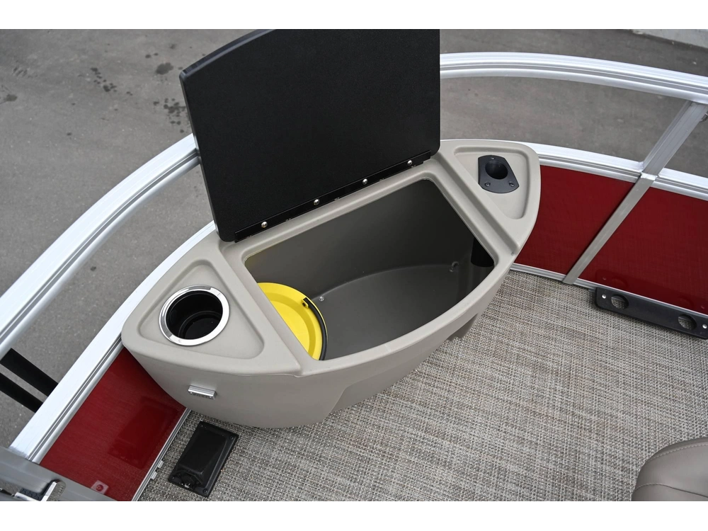 2024 Ranger Reata 200f Red Blk alt