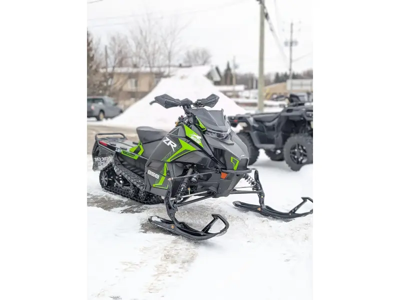 2026 Arctic Cat ZR 858 137 ATAC ES CN GRN DÉMO | SUSPENSION AJUSTABLE | 🧭 Garmin G8 – navigation intégrée haute définition 🧭 |