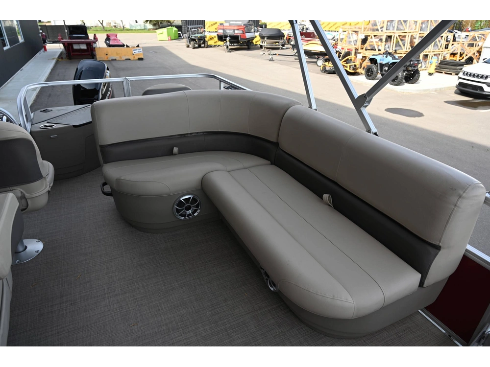 2025 Sun Tracker Bass Buggy 18 alt