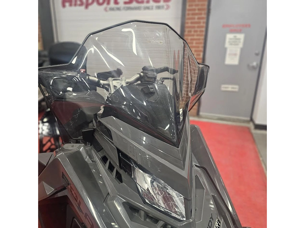 2025 Polaris 650 Indy Adventure 137 alt