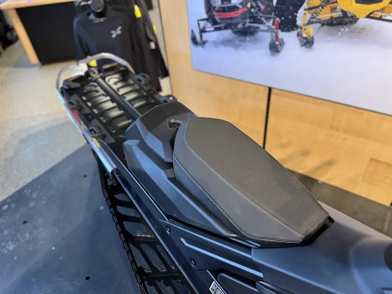 2026 Ski-Doo Summit néo + 600 EFI