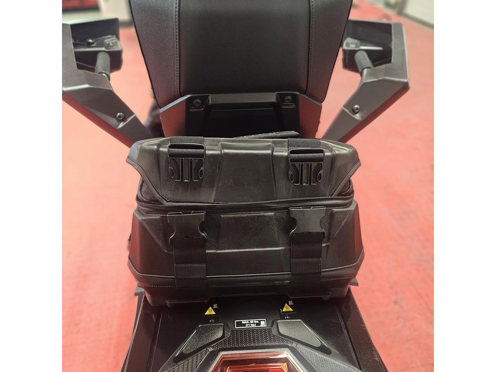 2024 Polaris 650 Indy Adventure 137 alt