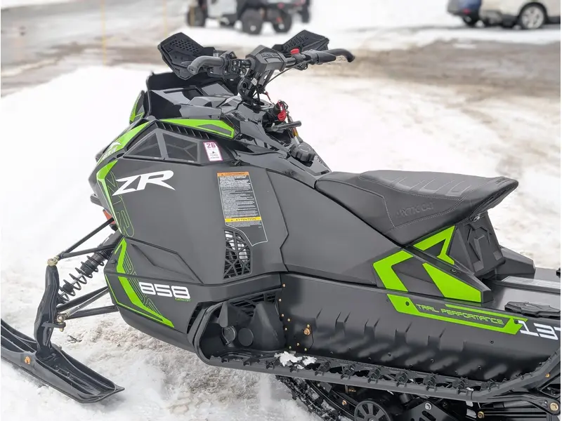 2026 Arctic Cat ZR 858 137 ATAC ES CN GRN DÉMO | SUSPENSION AJUSTABLE | 🧭 Garmin G8 – navigation intégrée haute définition 🧭 |